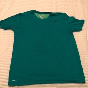 Gently used Mens Nike Dri-Fit Performance Tee. Sz Lrg - Dark Green